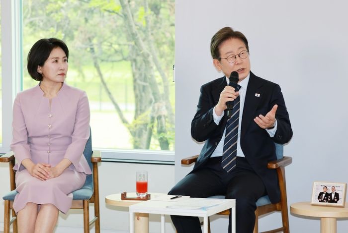 '폭싹' 보고 울었던 李<b>대통령</b> "갱년기여서 그런 게 아닌 듯하다"
