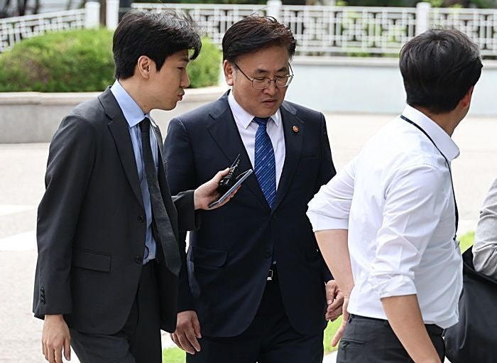 '계엄 당시 국무위원' <b>유상임</b> 과기부 장관, <b>내란 특검</b>에 소환