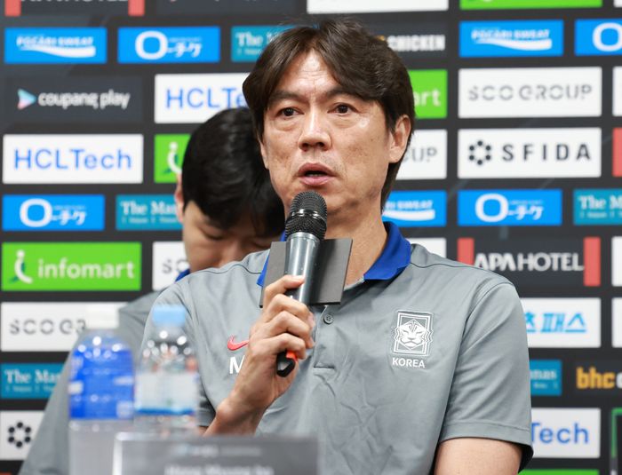 유럽·중동파 없는 <b>동아시안컵</b>…<b>홍명보</b> 감독 “수비수들 평가할 좋은 기...