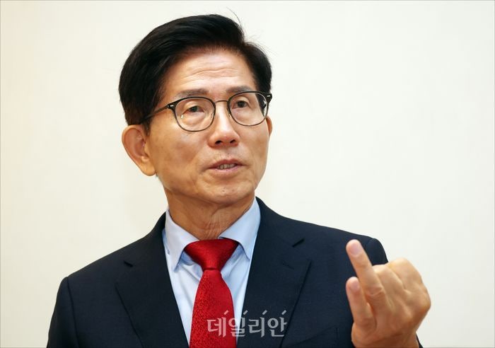 김문수, 李대통령 향해 거듭 토론 압박…당권 전략?