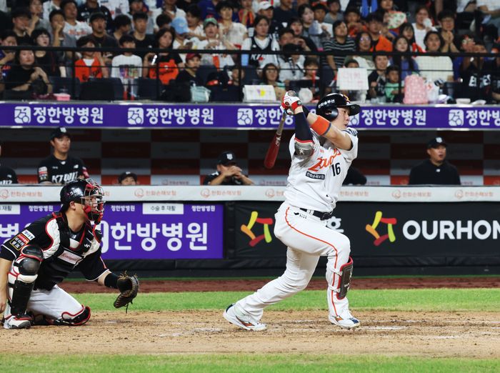 <b>신민혁</b> 포효에 하주석 발끈, NC·<b>한화</b> 벤치클리어링