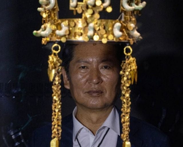 "이재명이 우습냐" 왕관 쓴 <b>정청래</b> <b>사진 논란</b>에 결국