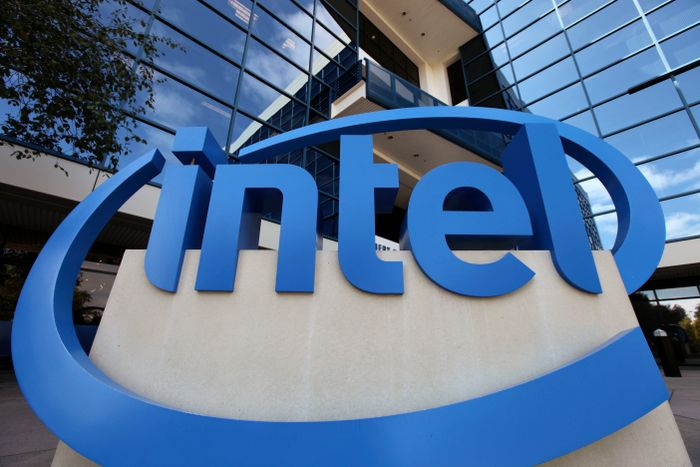 트럼프, <b>인텔 지분</b> 10% 확보 발표…삼성·TSMC <b>지분</b> 확대 가능성 '촉각'