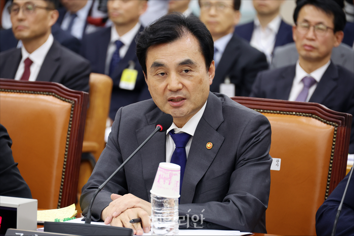 안규백, <b>합참의장 교체</b> 요구에 "軍지휘부 조속한 <b>교체</b> 필요"