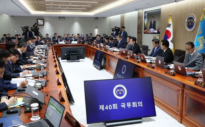 李대통령, 국무회의서 '더 센' 상법 개정안·<b>노란봉투법 의결</b>