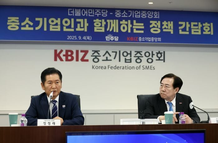 "중소기업, 경제 중추적 존재"…정청래, <b>민생</b>·경제 <b>행보</b>