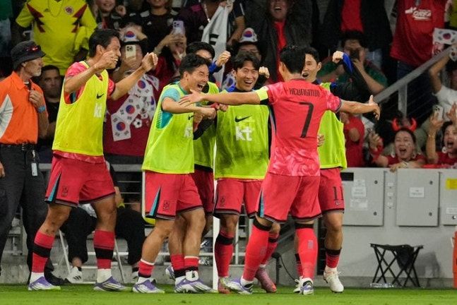 한국축구, <b>FIFA랭킹</b> 23위 <b>유지</b>·일본 19위로 하락…스페인 1위