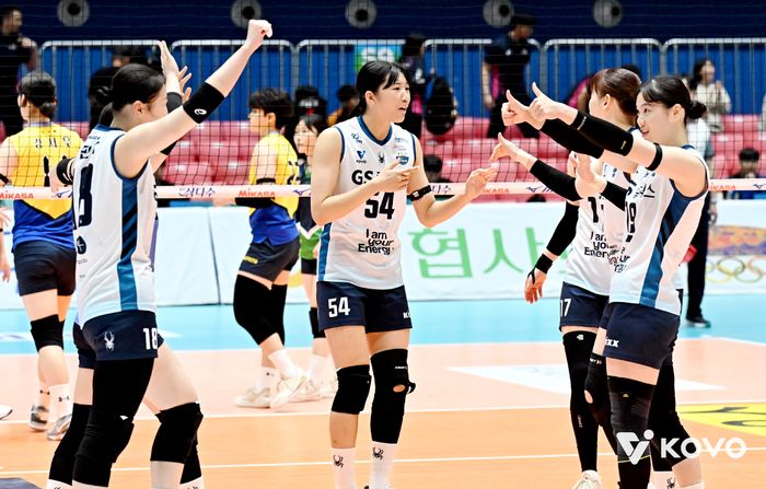 프로배구 <b>GS칼텍스</b>, <b>양효진 부상</b> 이탈한 <b>현대건설</b> 꺾고 컵대회 2연승