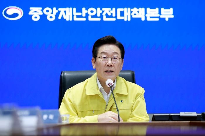 李대통령, <b>국정자원 화재</b> 사태에 "<b>국정</b> 최고<b>책임</b>자로서 송구"