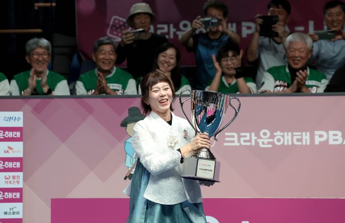 ‘당구여제’ <b>김가영</b>, <b>LPBA</b> 추석여왕 등극…임경진 꺾고 시즌 3승