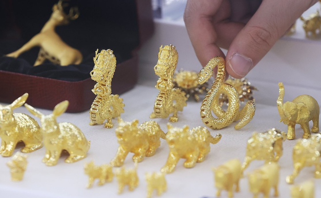 서울 종로구 한국금거래소에 진열된 금 제품. ⓒ연합뉴스