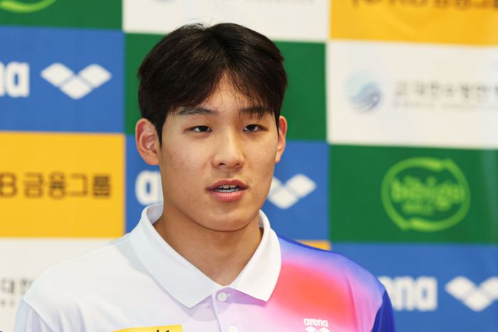 ‘47초39’ <b>김영범</b>, 황선우 넘고 수영 남자 <b>자유형</b> 100m 한국 <b>신기록</b>