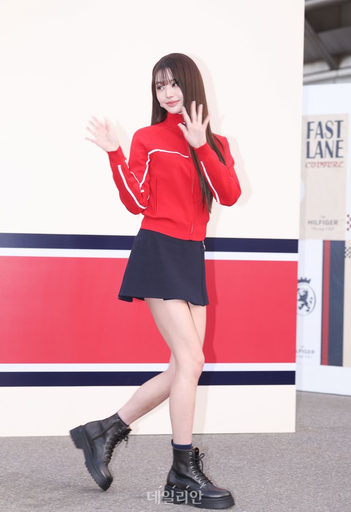 <b>장원영</b>, <b>미모</b>를 남기고