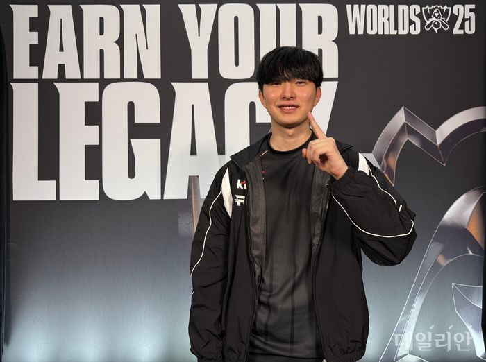 '덕담' 서대길이 1일 2025 리그 오브 레전드 월드 챔피언십(롤드컵) 4강전에서 젠지에 3대 1로 승리한 후 데일리안과 인터뷰를 가졌다. '덕담' 서대길은 'KT 롤스터 올라갑