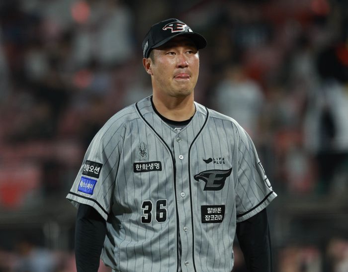 <b>한화</b> 이글스, <b>장민재</b> 등 선수 6명 <b>방출</b> 통보