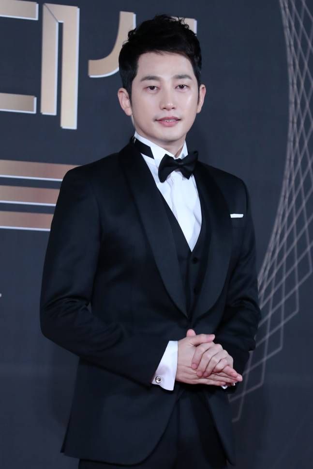 <b>박시후</b>, 가정파탄 <b>루머 유포</b>자 <b>고소</b> "명백한 허위사실"