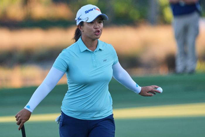 ‘후반 몰아치기’ <b>김세영</b>, LPGA <b>투어 챔피언십</b> 2R 단독 2위