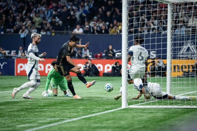 추격+동점골 폭발! <b>손흥민</b>, 승부차기 골대 실축에 분루…LAFC 패퇴