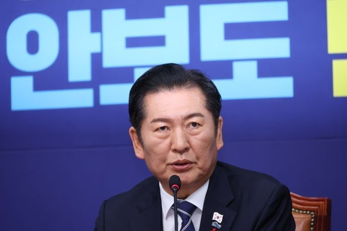 <b>정청래</b>, 美대사대리 만나 "스몰 피스메이커·스몰 페이스메이커 하자"