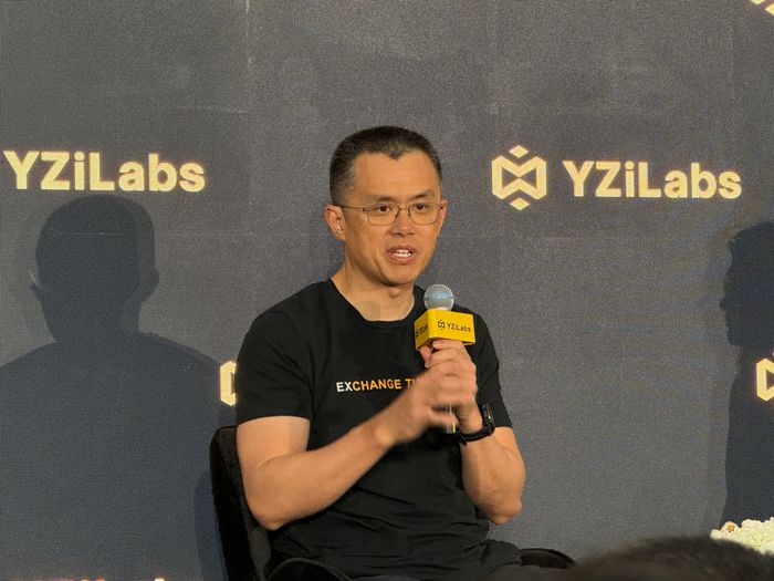 창펑 자오(CZ) 바이낸스 공동창립자가 4일(현지시간) 두바이 코카콜라 아레나에서 열린 '바이낸스 블록체인 위크 2025' AMA(Ask Me Anything·무엇이든 물어보세요)