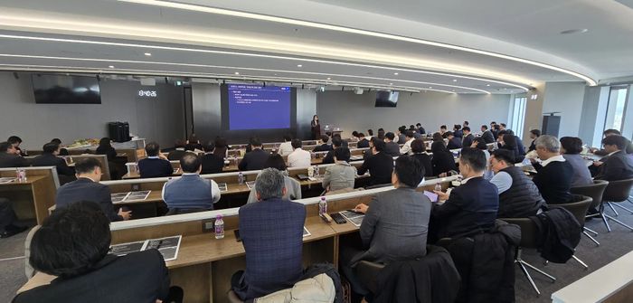 신한투자증권은 11일 자산관리총괄 직원 대상 내부통제 교육을 예년보다 한 달 앞당긴 12월부터 조기 실행했다고 밝혔다.ⓒ신한투자증권