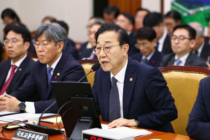 <b>김윤덕</b> 국토부 장관 “<b>주택공급</b> 신뢰성 중요…<b>대책</b> 발표 늦출 생각도 있...