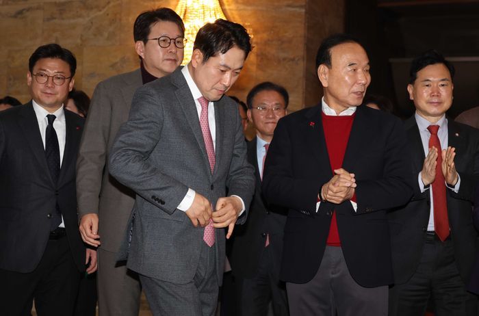 국민의힘 내부 삐걱…초선들, 장제원 대표에 경고 신호