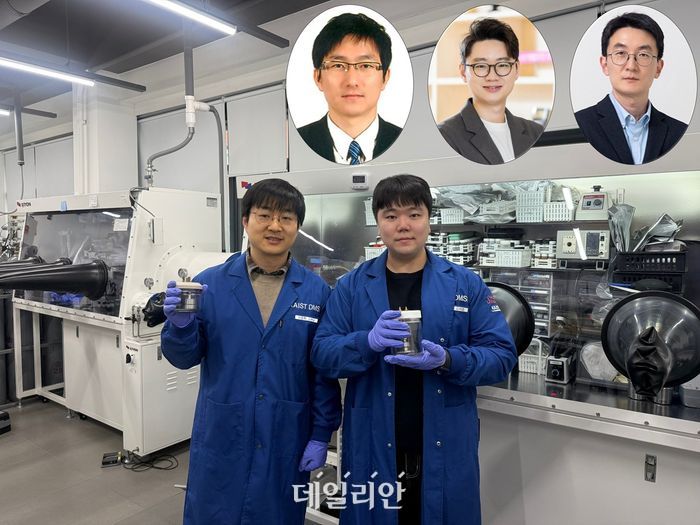 (아래 왼쪽부터)KAIST 서동화 교수,KAIST 김재승 연구원,(위 왼쪽부터) 남경완 동국대 교수,정성균 서울대 교수,정윤석 연세대 교수.ⓒ 한국과학기술원