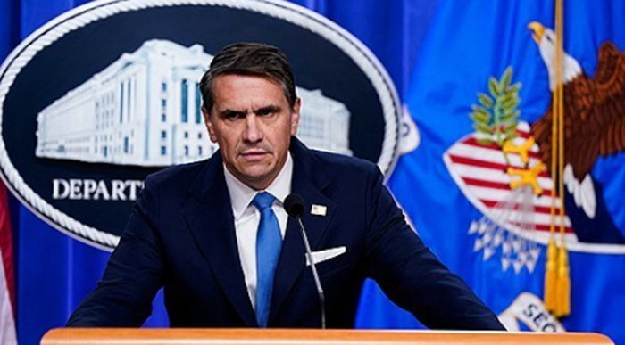 토드 블랜치 법무부 부장관이 지난달 30일 워싱턴DC 법무부 청사에서 제프리 엡스타인 수사자료를 추가 공개하고 기자회견을 하고 있다. ⓒAP/연합뉴스