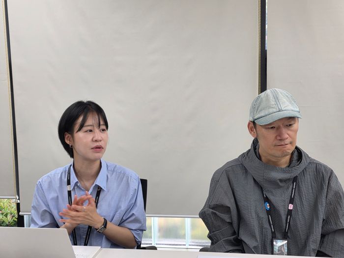 박두산 넥슨뮤지엄 관장(오른쪽)과 김정아 팀장이 지난 26일 제주 노형동 넥슨뮤지엄에서 인터뷰를 진행하고 있다.ⓒ넥슨