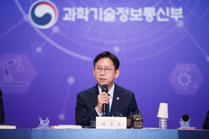 배경훈 부총리 겸 과학기술정보통신부 장관이 29일 오후 서울 중구 서울중앙우체국에서 열린 '과학기술정보통신부 기자간담회' 에서 발언하고 있다.ⓒ과학기술정보통신부