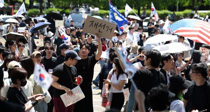 [데일리안 오늘뉴스 종합] "한국 없인 AI 못 키운다" 젠슨 황 동맹 선언, 코스피 공포지수 사상 최고치, '지선 용지 부족' 일파만파, 시진핑 방북 혈맹 과시, 전세대출 DSR 규제 칼빼드나