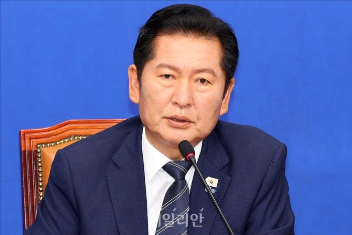 "나 같으면 불출마" "연임 도전할 거면 사퇴"…여당서 분출되는 '정청래 사퇴론'