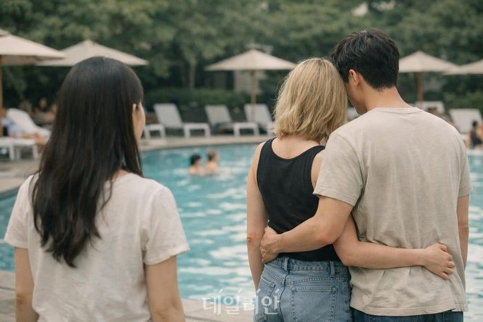 신혼여행 첫날부터 외도?…외국인 여성과 스킨십 목격한 아내
