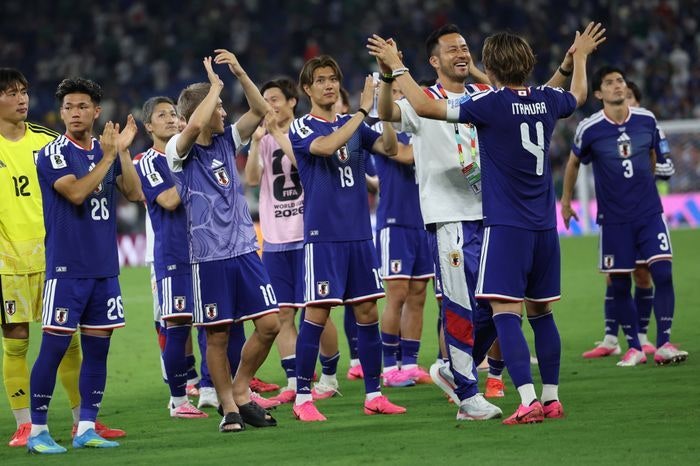 역사적 승리 퇴색시킨 <b>욱일기</b>…<b>서경덕</b> 교수, FIFA에 고발 예고