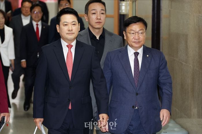 원내대표도 몰랐던 '자평 보고서' 파장…장동혁 부재에도 내홍 어디까지 등 [6/23(화) 데일리안 출근길 뉴스]