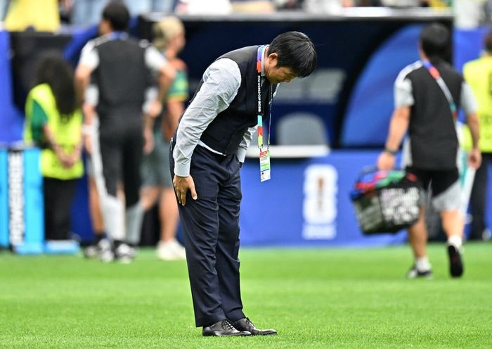 눈물 바다된 일본 축구, 모리야스 감독 “차기 사령탑은...”