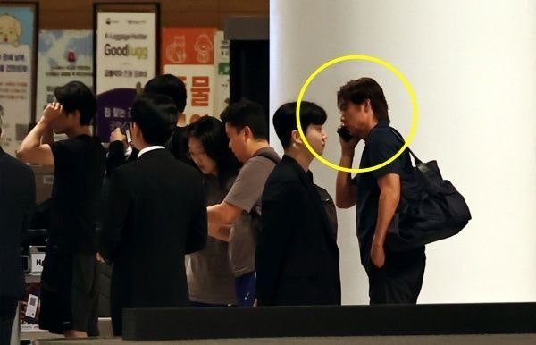 홍명보의 ‘조용한’ 美 입국…일반 통로 대신 VIP 동선 이용