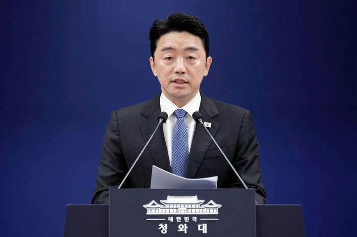 청와대 "<b>광주 군공항 부지</b>에 호남 반도체 산단 조성"