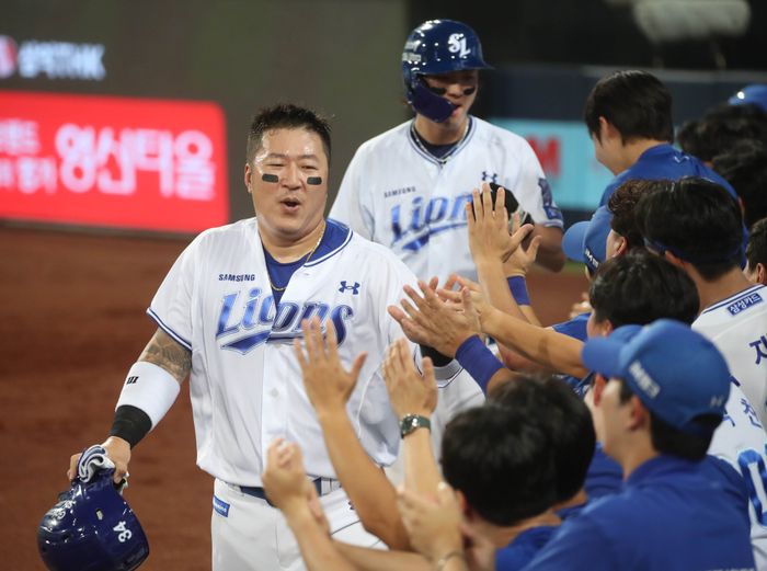 ‘최형우가 곧 역사’ <b>삼성</b>, LG 누르고 39일 만에 <b>선두 탈환</b>