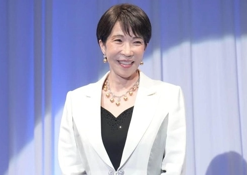 2억대 주얼리 착용한 日 총리...SNS 댓글은 '분노' 가득, 왜?