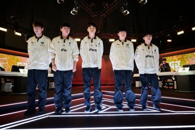 T1을 꺾고 EWC 리그오브레전드 종목 3위에 오른 젠지 이스포츠. ⓒEWC