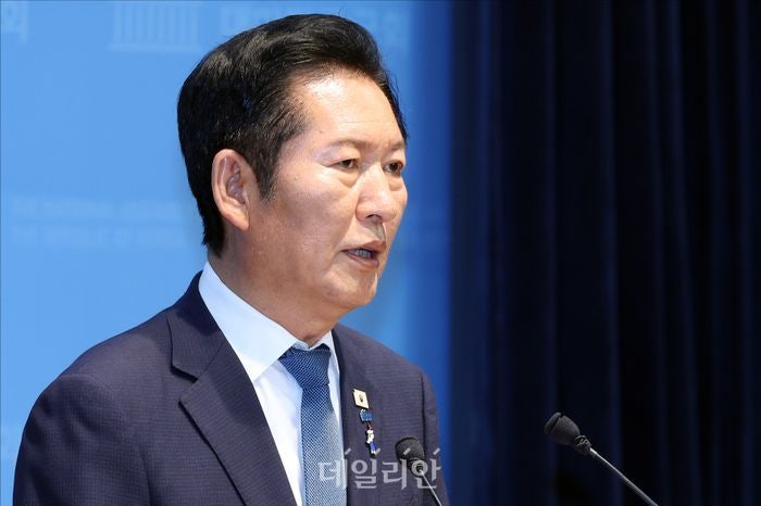 경찰, '<b>정청래 차량 파손</b> 혐의' 50대 남성 용의자 검거
