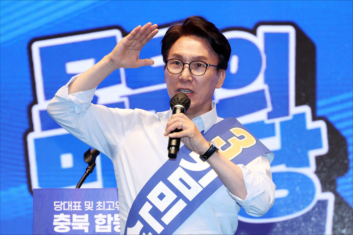 김민석, '<b>정청래 고향</b>' 충청서 1위…303표차로 鄭 제쳐