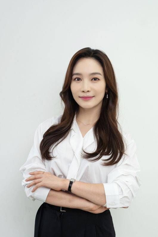 <b>이민영 부친상</b>…연인인 <b>소속사 대표</b>와 빈소 지켜