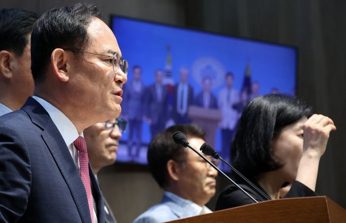 국민의힘 국방위원들, <b>강신철</b> 후보자 <b>사퇴</b> 촉구…"부동산 의혹 숨기려는...
