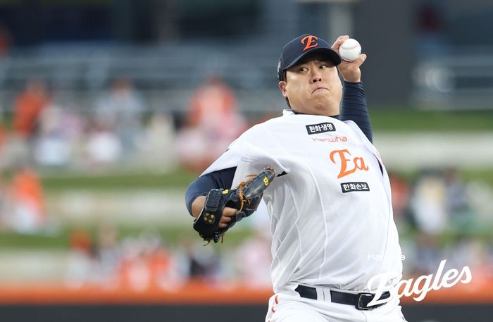 ‘류현진 9승+<b>강백호</b> <b>30</b>호 <b>홈런</b>’ 한화, 두산 잡고 8경기 차 추격