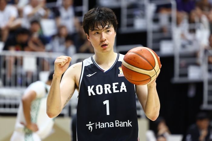‘돌아온 <b>최준용</b>·여준석 엘리웁’ 남자농구, 요르단 대파하고 준결승행