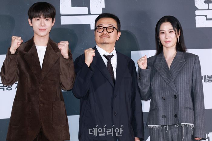 연상호의 ‘<b>실낙원</b>’, 낙원을 벗어난 인간처럼… AI 시대 진짜와 마주한...