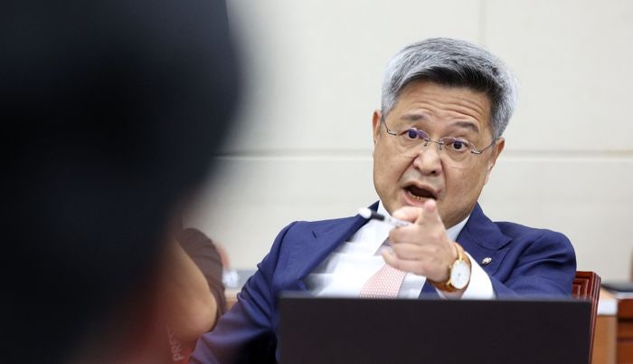 <b>김장겸</b> "<b>한준호</b>, KBS 항의전화 아니라더니 거짓말…사과하고 <b>사퇴</b>하라"